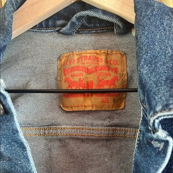 Levi's Dark Blue Denim Jacket - Picture 2 of 5